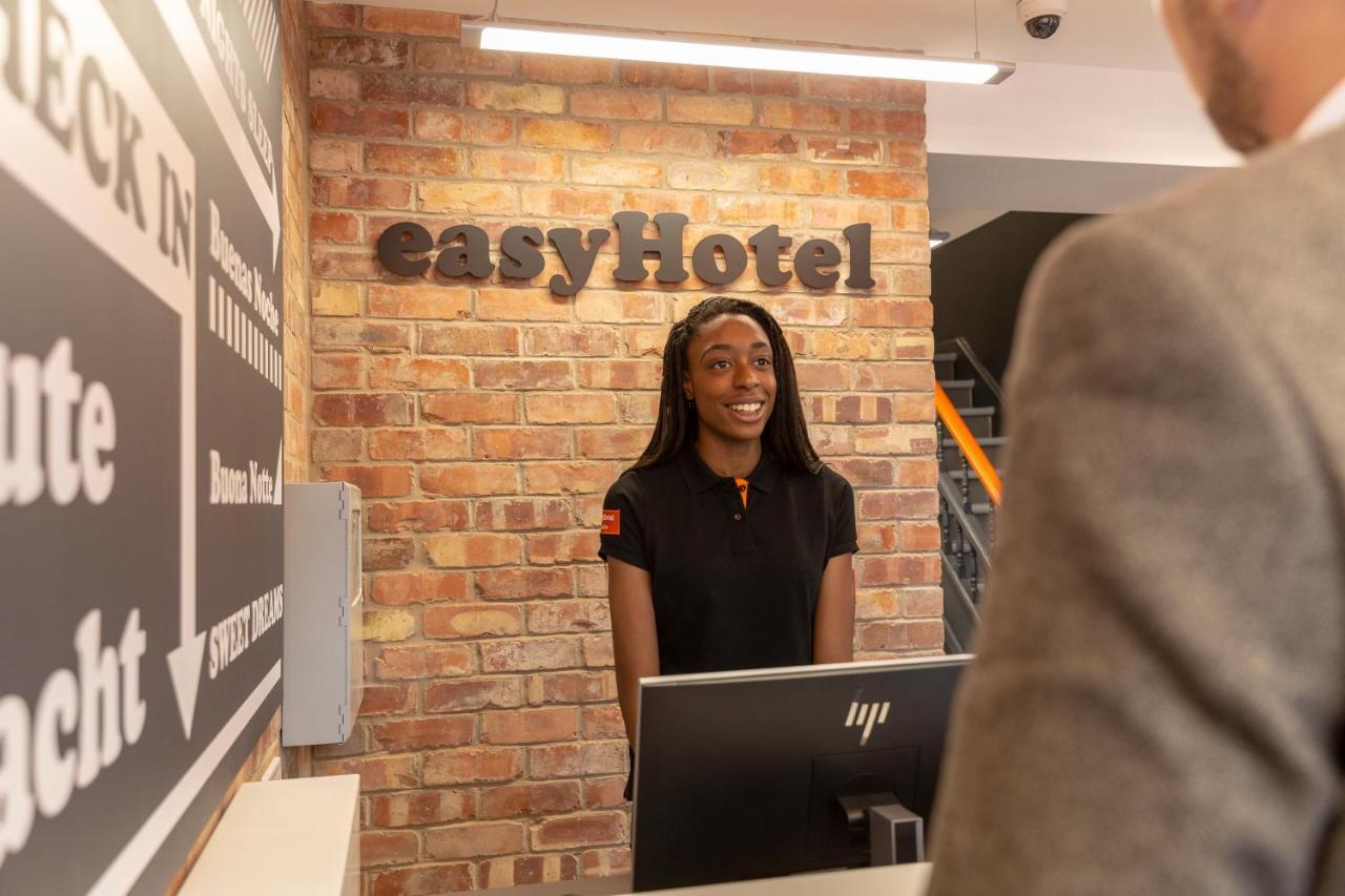 Easyhotel Рединг Екстериор снимка