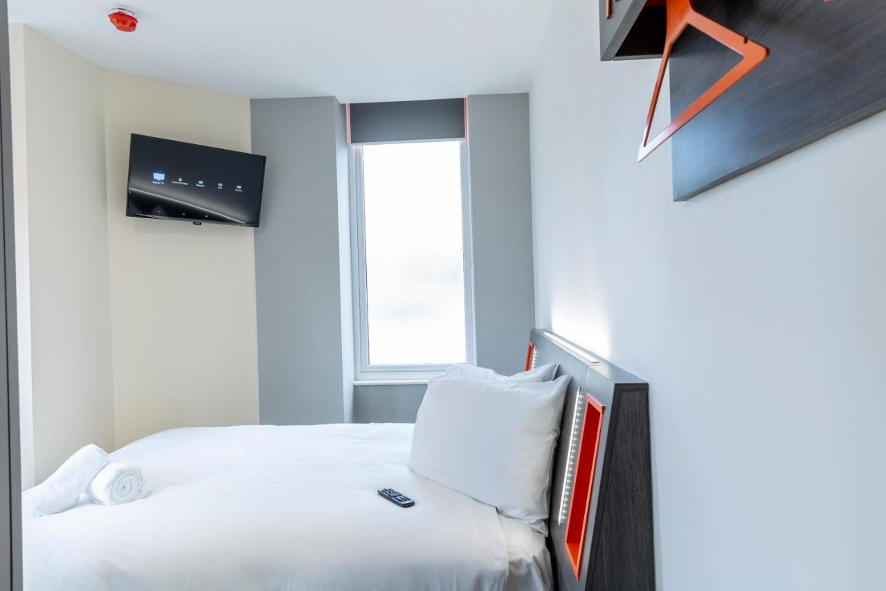 Easyhotel Рединг Екстериор снимка