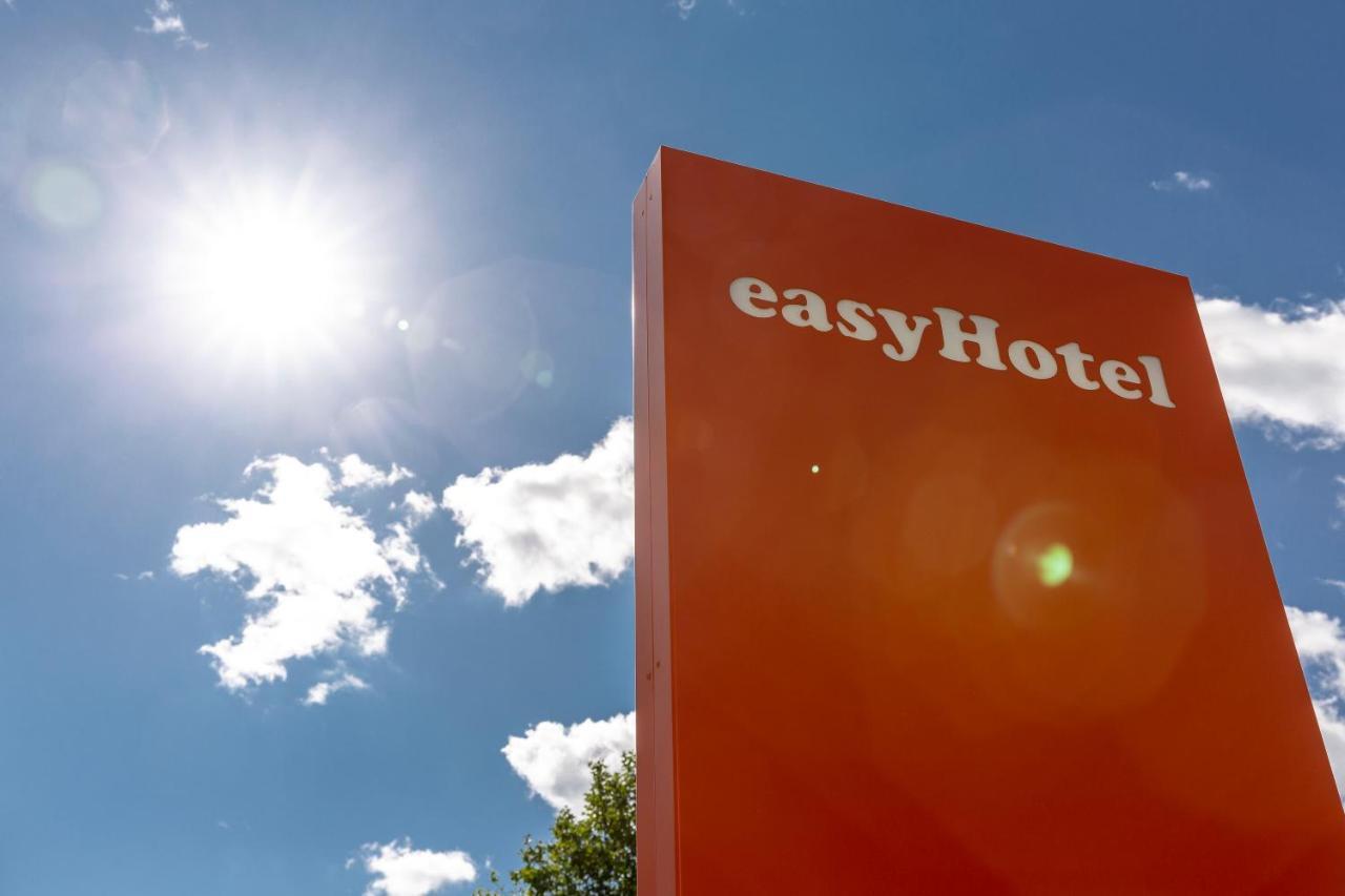 Easyhotel Рединг Екстериор снимка